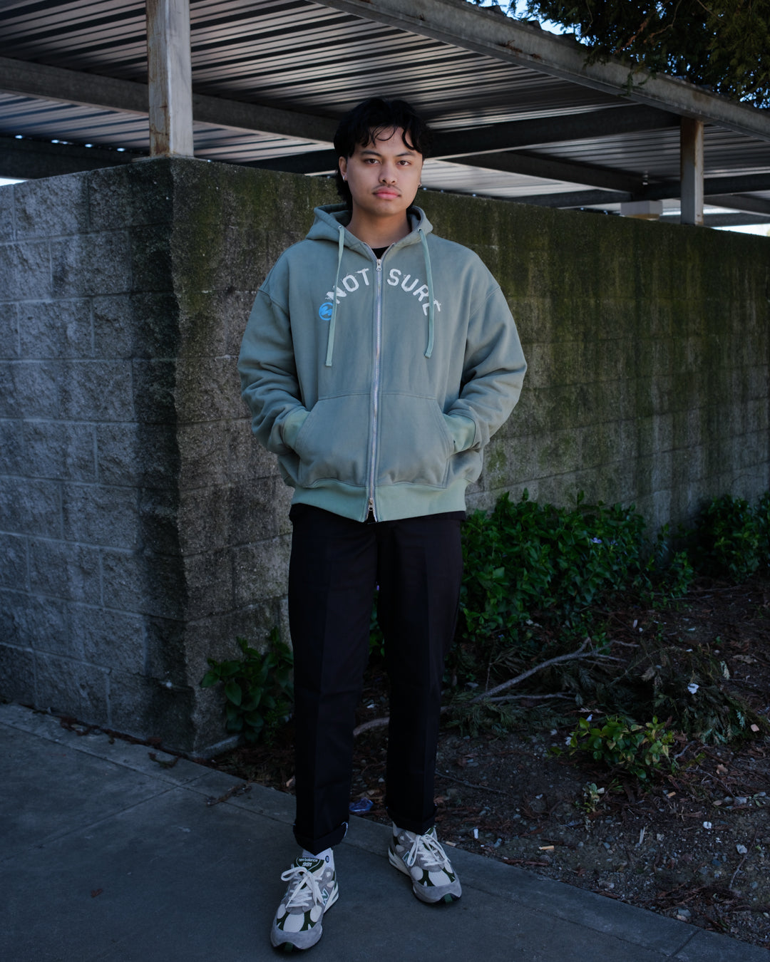 IT'S NOT THAT SERIOUS (Green) - ZIP UP